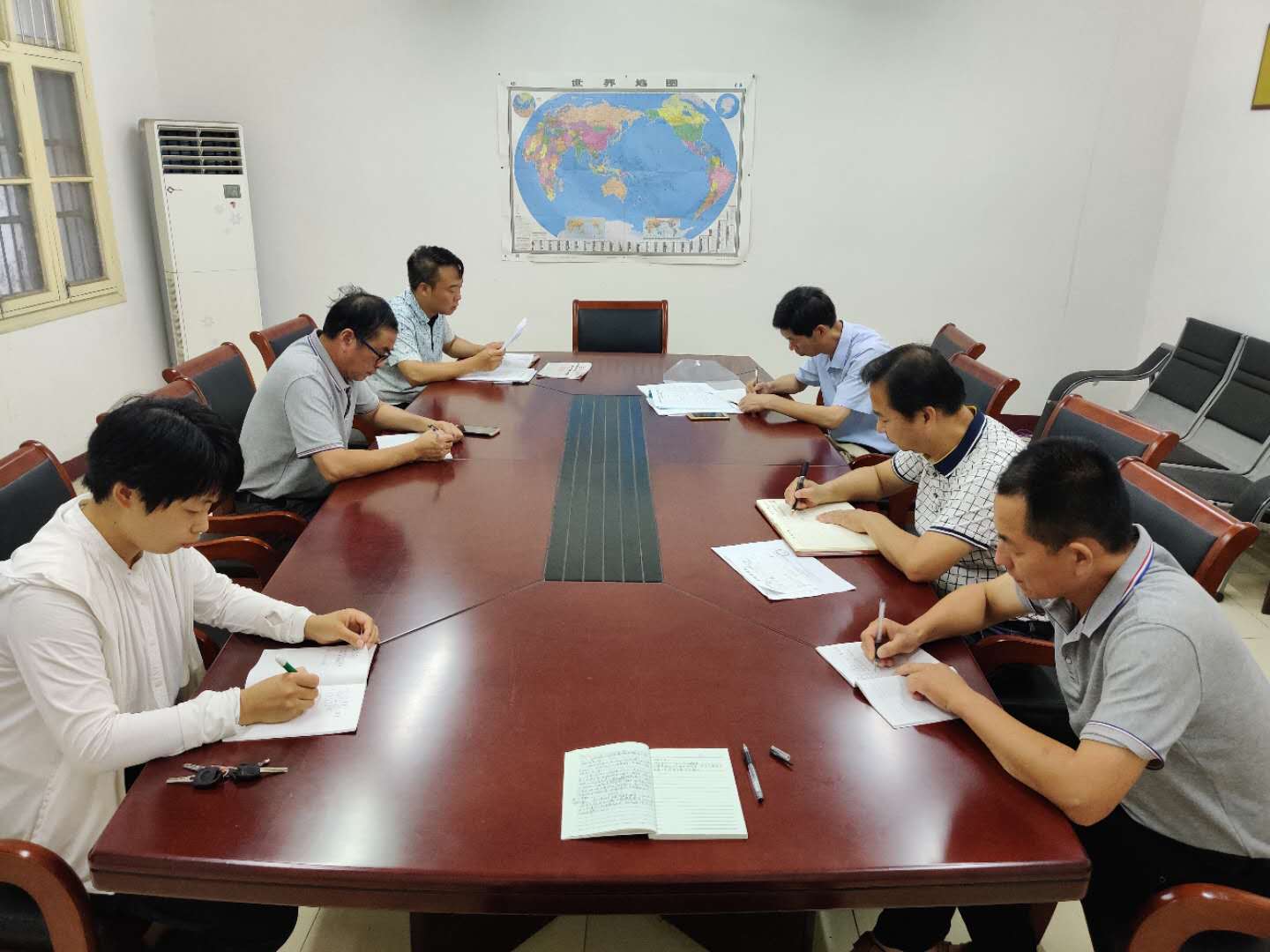 正陽關(guān)分公司傳達學(xué)習皖墾種業(yè)各項工作會議精神